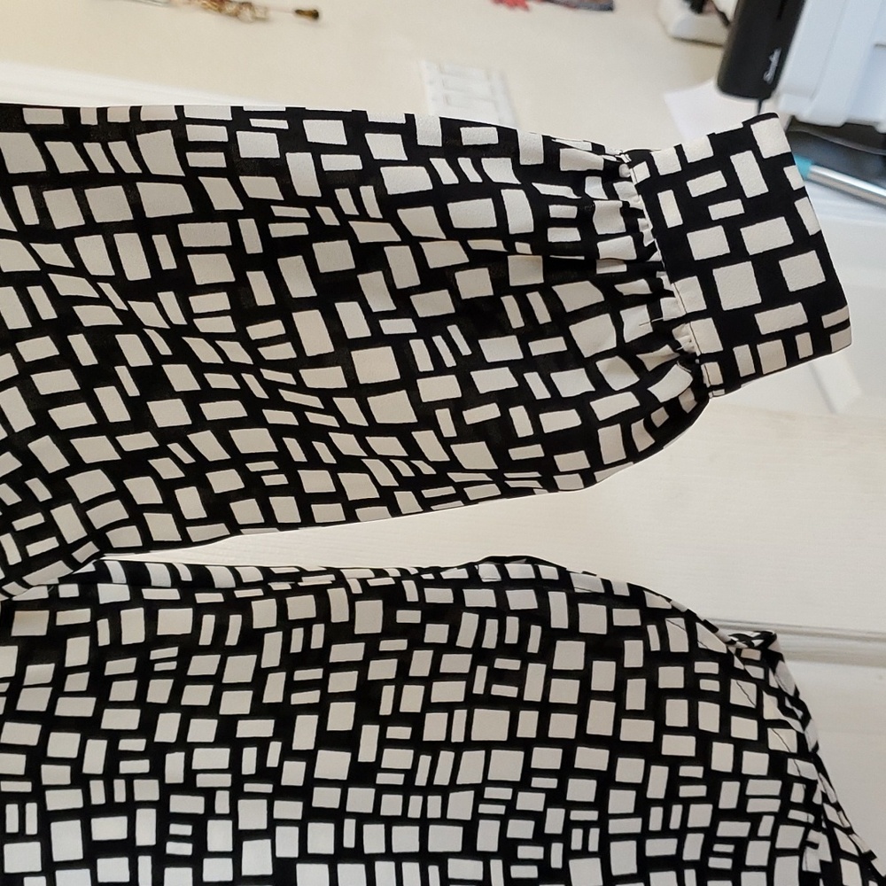 Tunic top size medium. - Picture 3 of 6